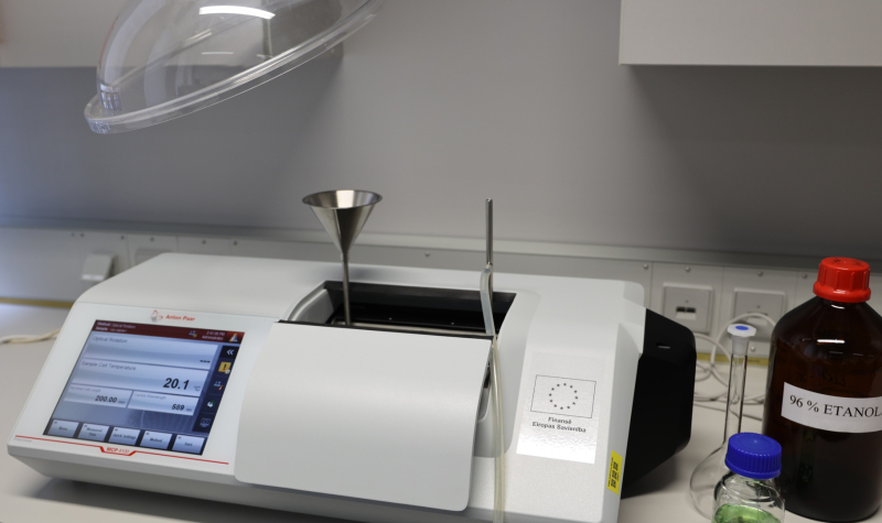 Digitālais polarimetrs